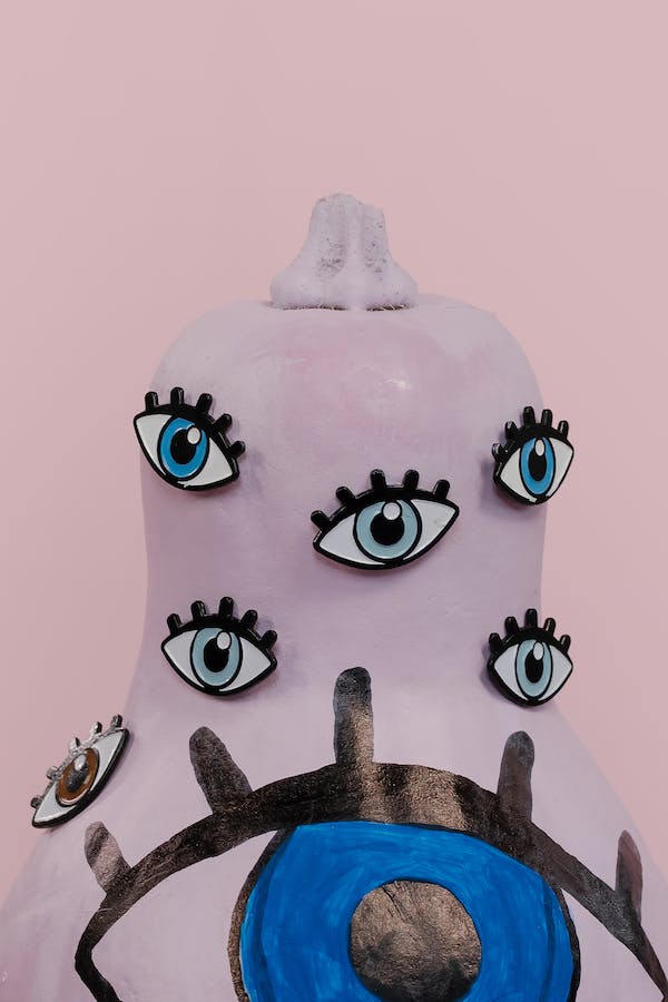 The deployment of link stickers on posts